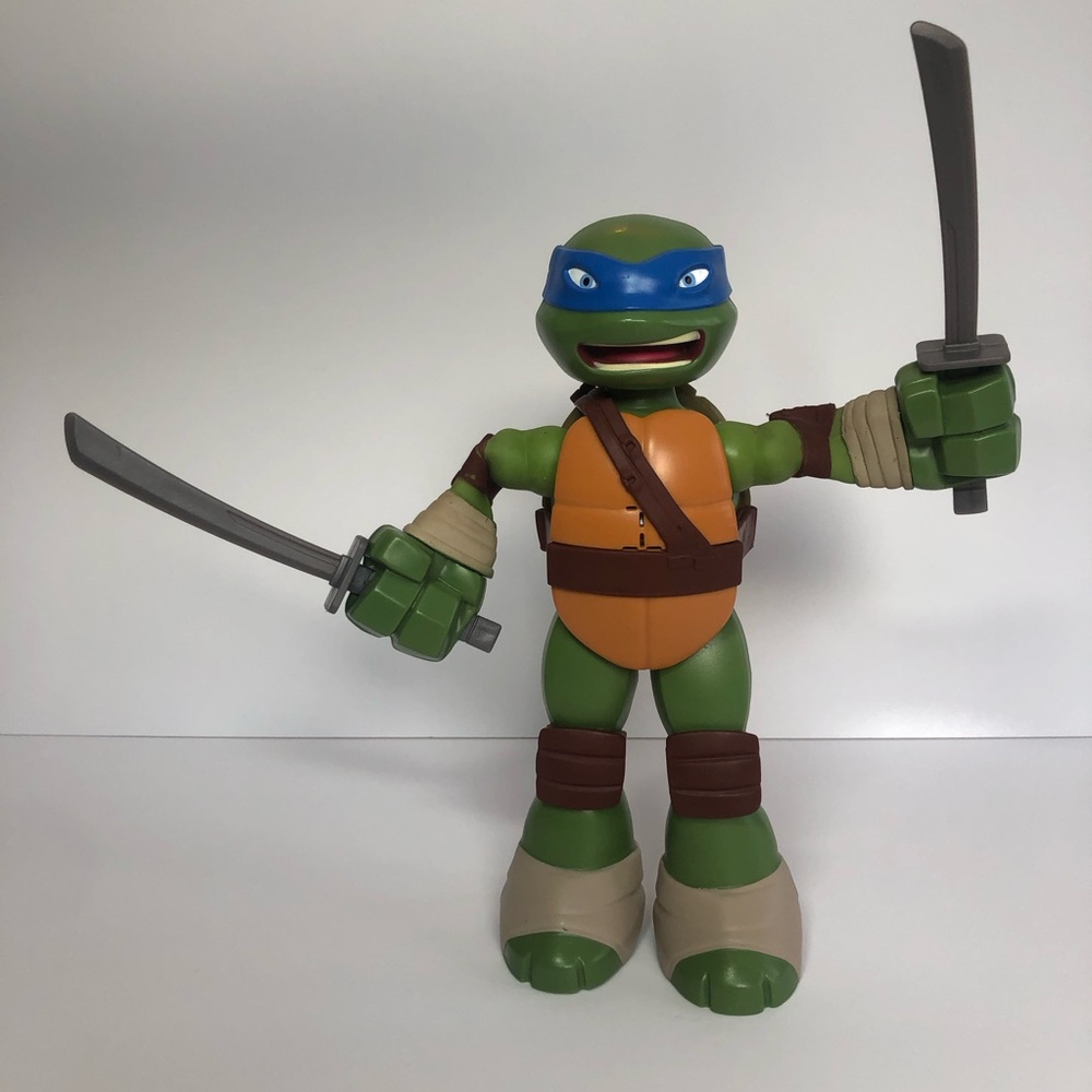 Teenage Mutant Ninja Turtles Figure Leonardo Stretch 'N' Shout 8.5" 2014 Works